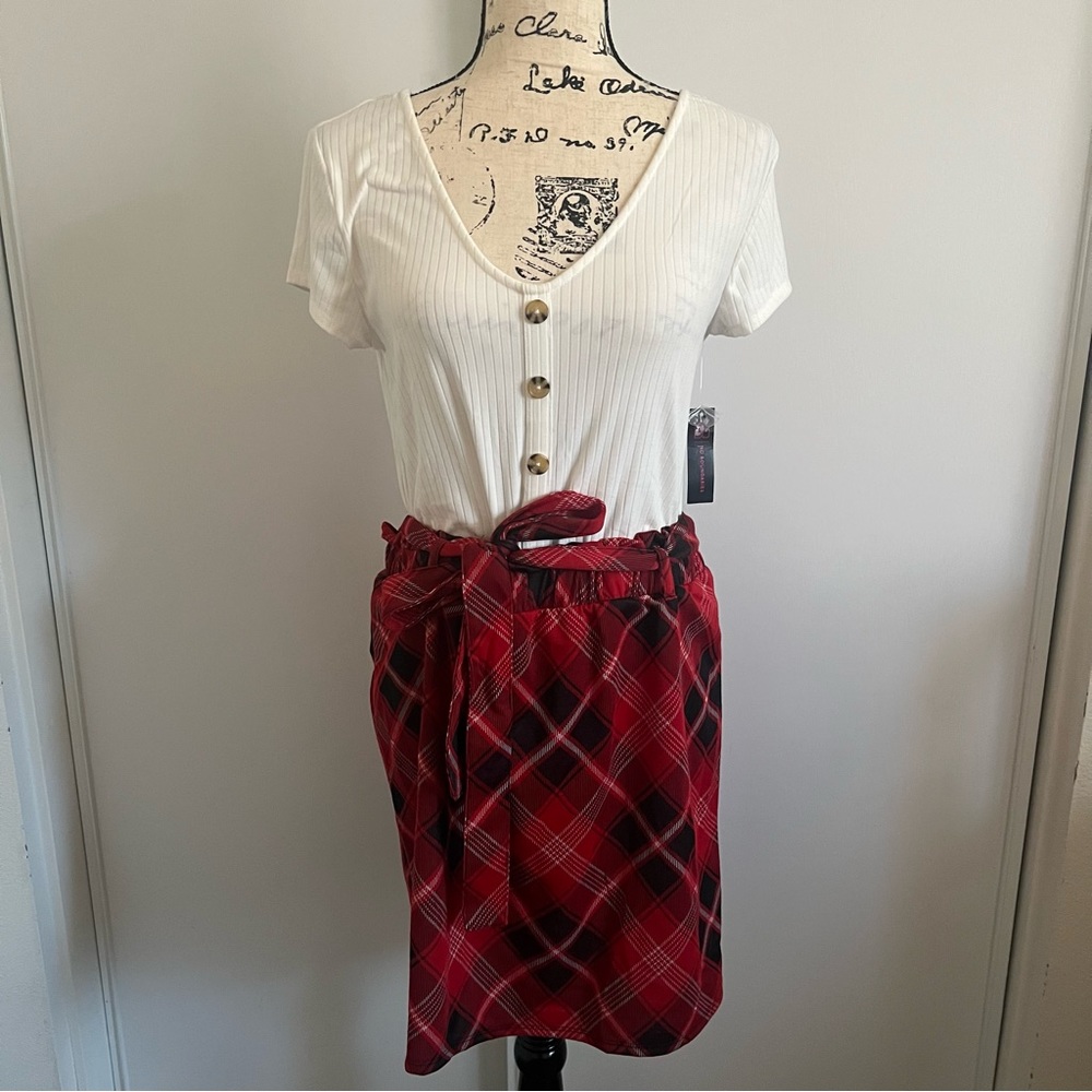 No Boundaries paperbag waist dress jr. Large (11-13)